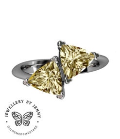 Ring i vitguld med gula safirer