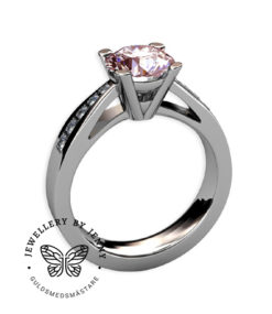 Ring i platina med diamanter och rosa morganit