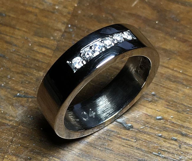 Diamantring efter rengöring och polering